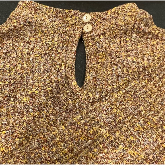 UGHI European Collection midi/maxi Dress w/ fine detailings - Picture 2 of 10